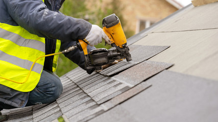 Things to Consider When Putting Up a New Roof