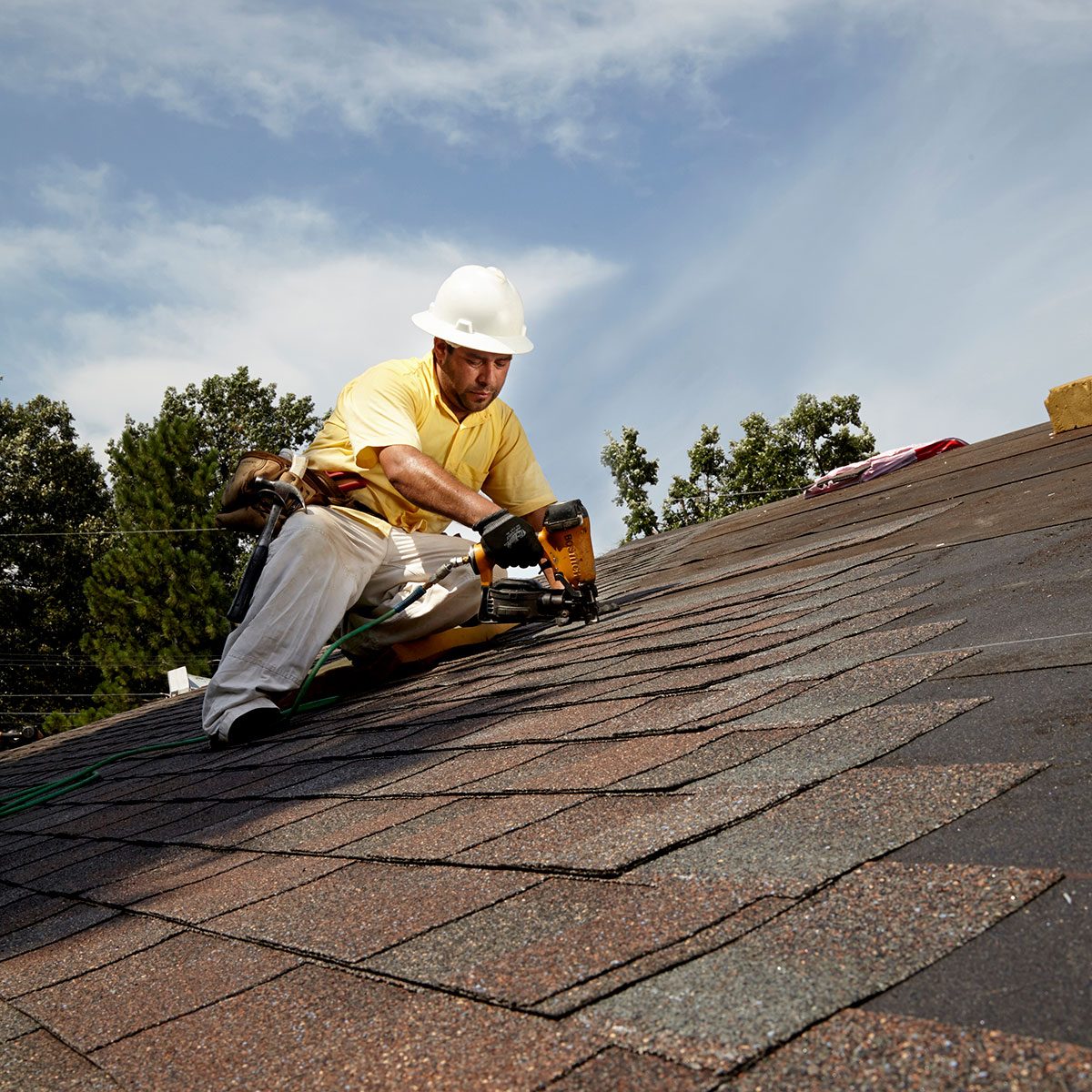 How to Find a Job As a Roofer